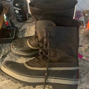 Mens size 12 Sorel boots. Very good shape.